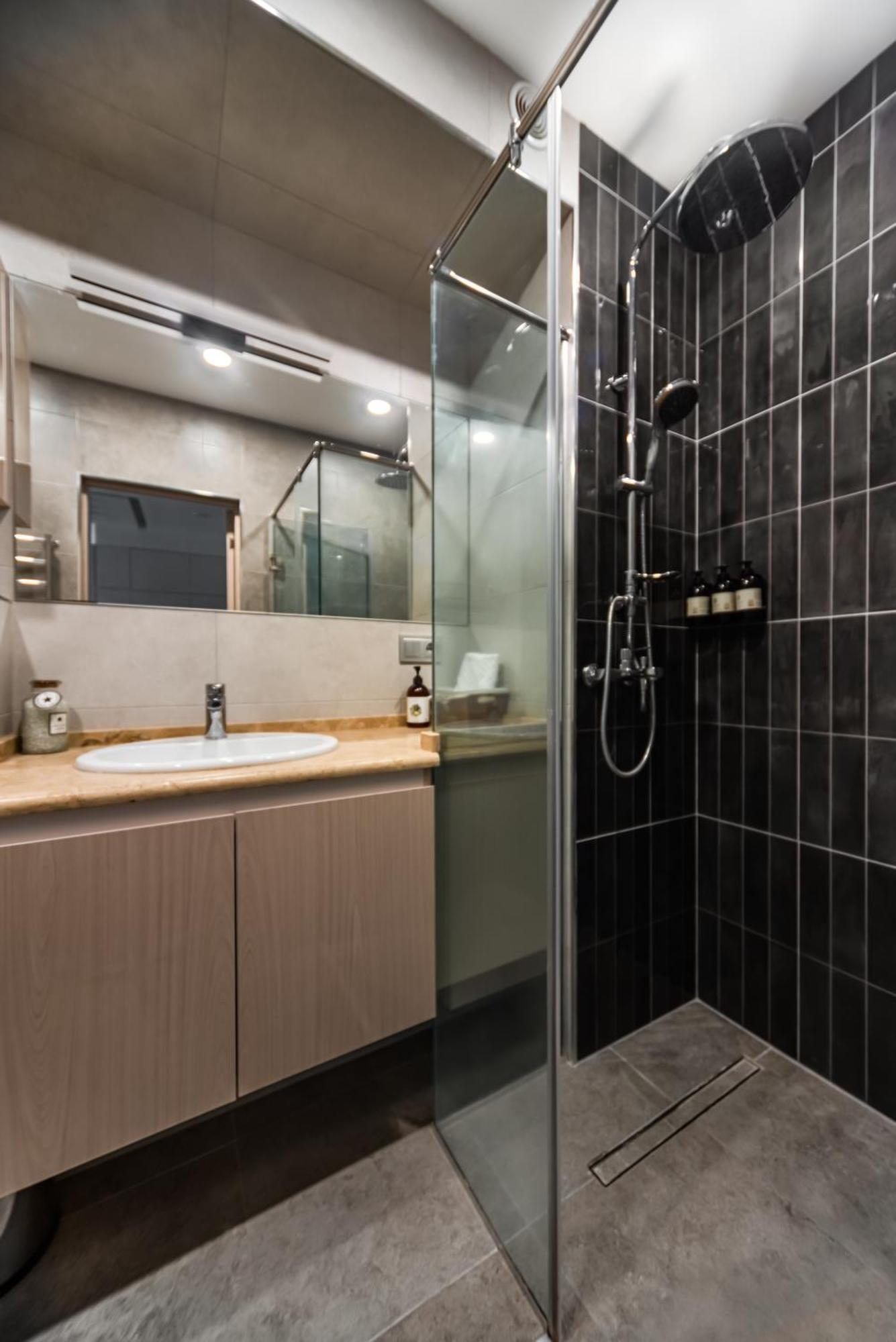 יירבאן Thames Apartment By Downtown Inn, City Center מראה חיצוני תמונה